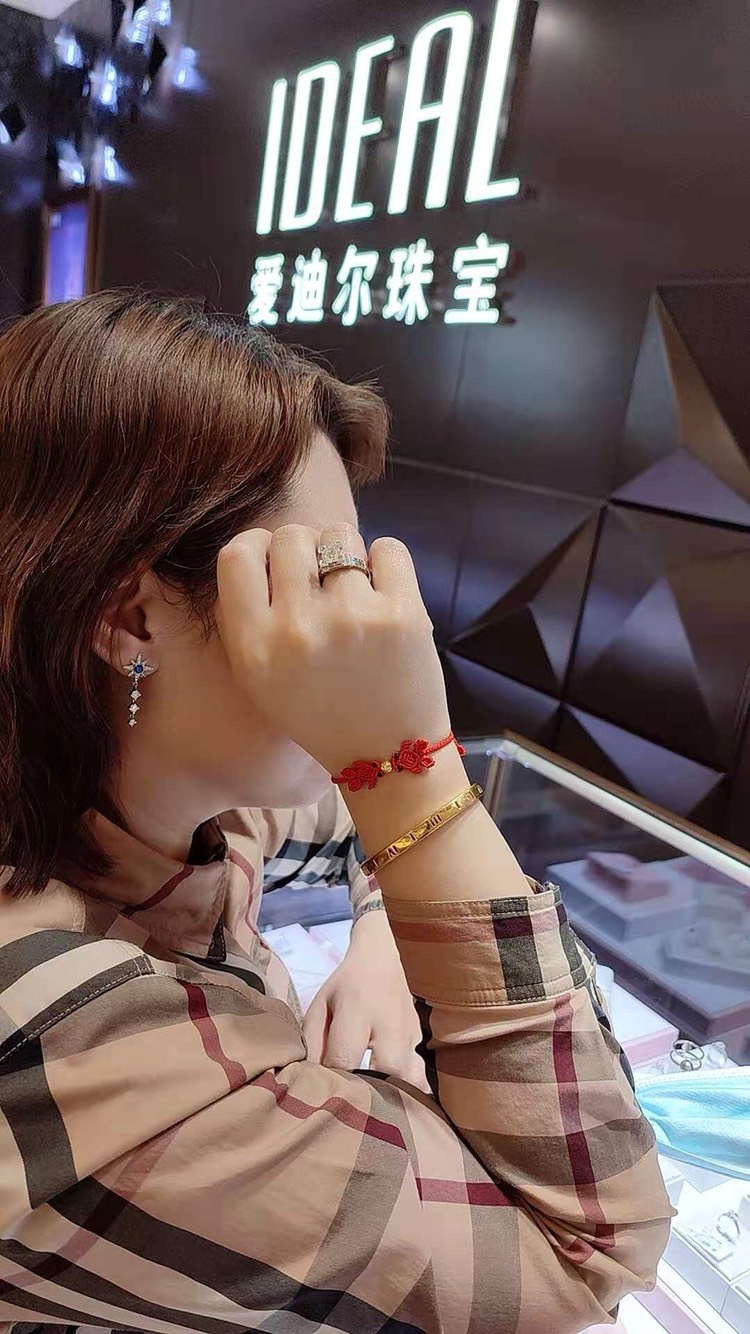 й̳ ˫깤  Ʒչʾ 115001gw1ej01eux48y4xa